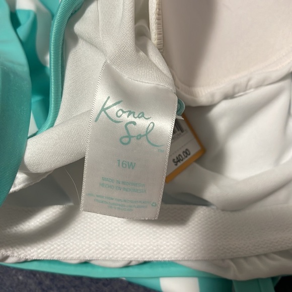 One piece striped bathing suit - Picture 4 of 4